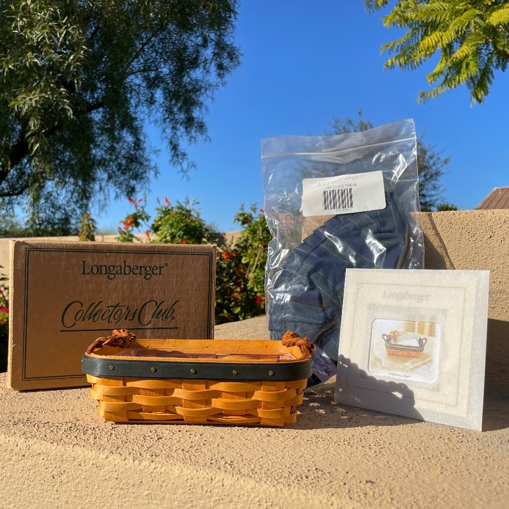 Longaberger 2002 Collectors Club Renewal Basket